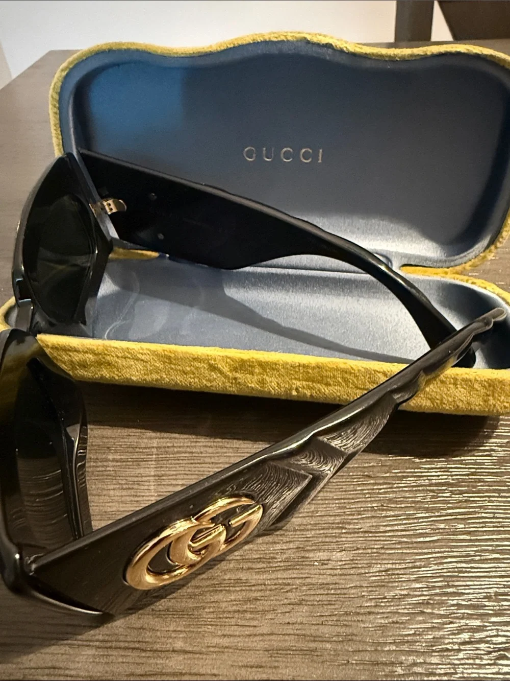 LIKE NEW! GUCCI Black Women's Sunglasses with GOLD GG!!